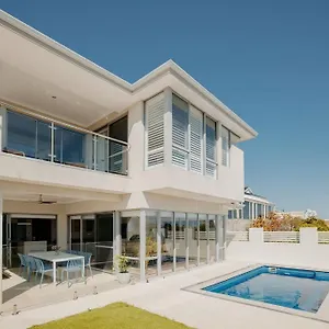 Above The Clouds By St Nicholas Holiday home