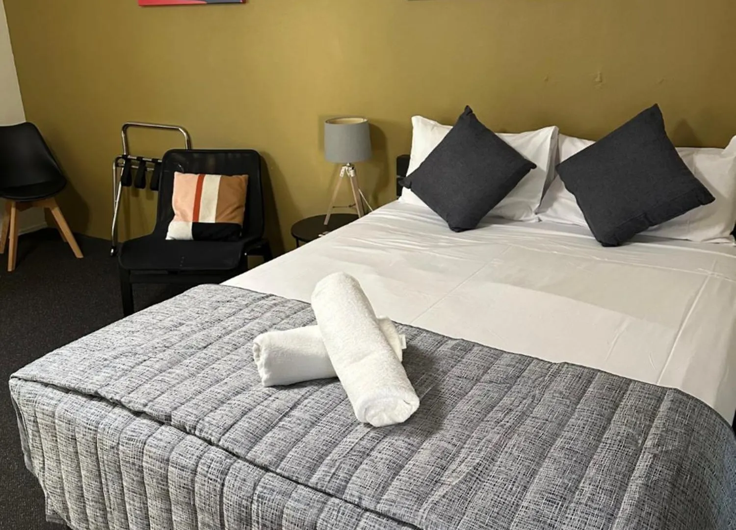 ***  Gold Coast Airport Motel - Only 300 Meters To Airport Terminal Австралия