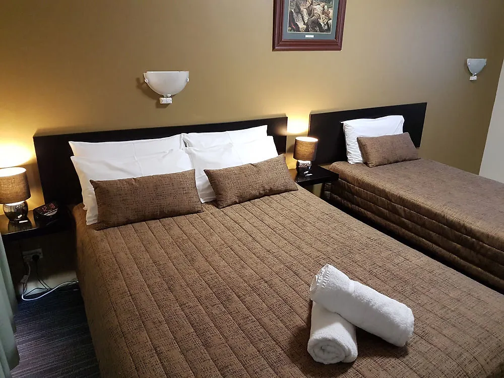 Gold Coast Airport Motel - Only 300 Meters To Airport Terminal